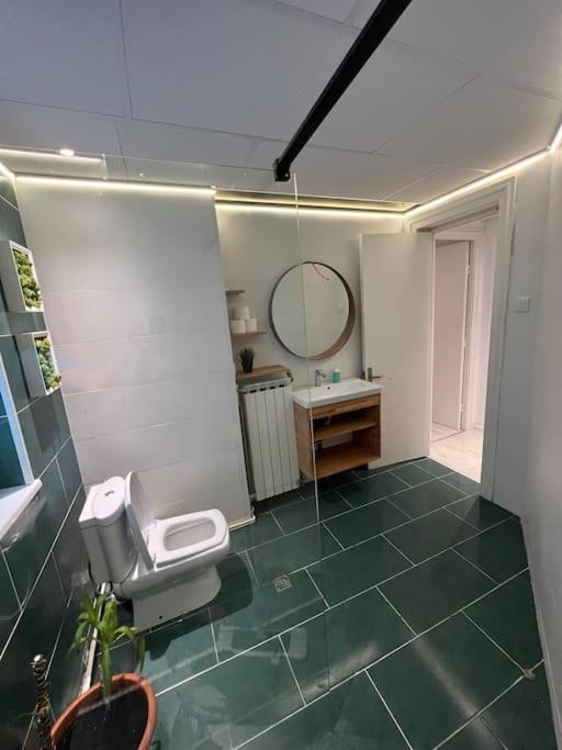 Heart Of The City Chic 2-bedroom Apartament Bucureşti