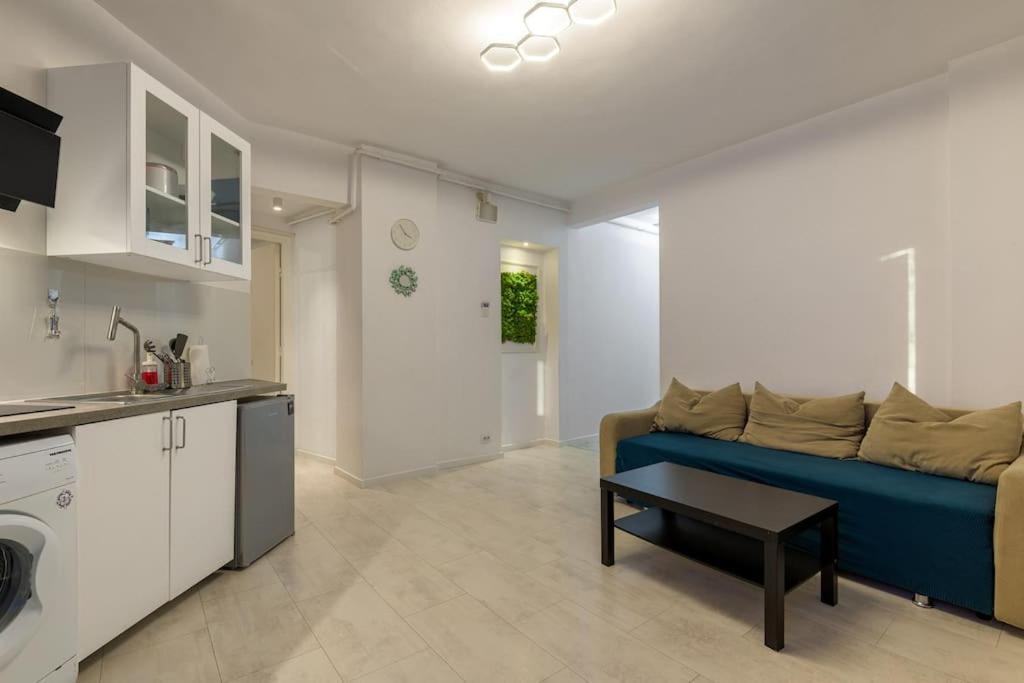 Heart Of The City Chic 2-bedroom Apartament Bucureşti